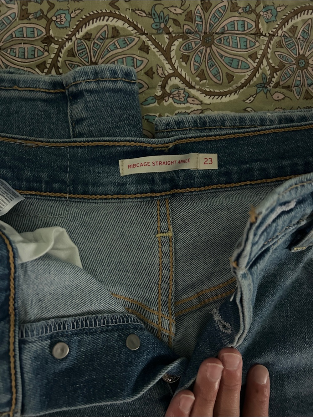 Levi’s  Ribcage Straight Ankle Jean
